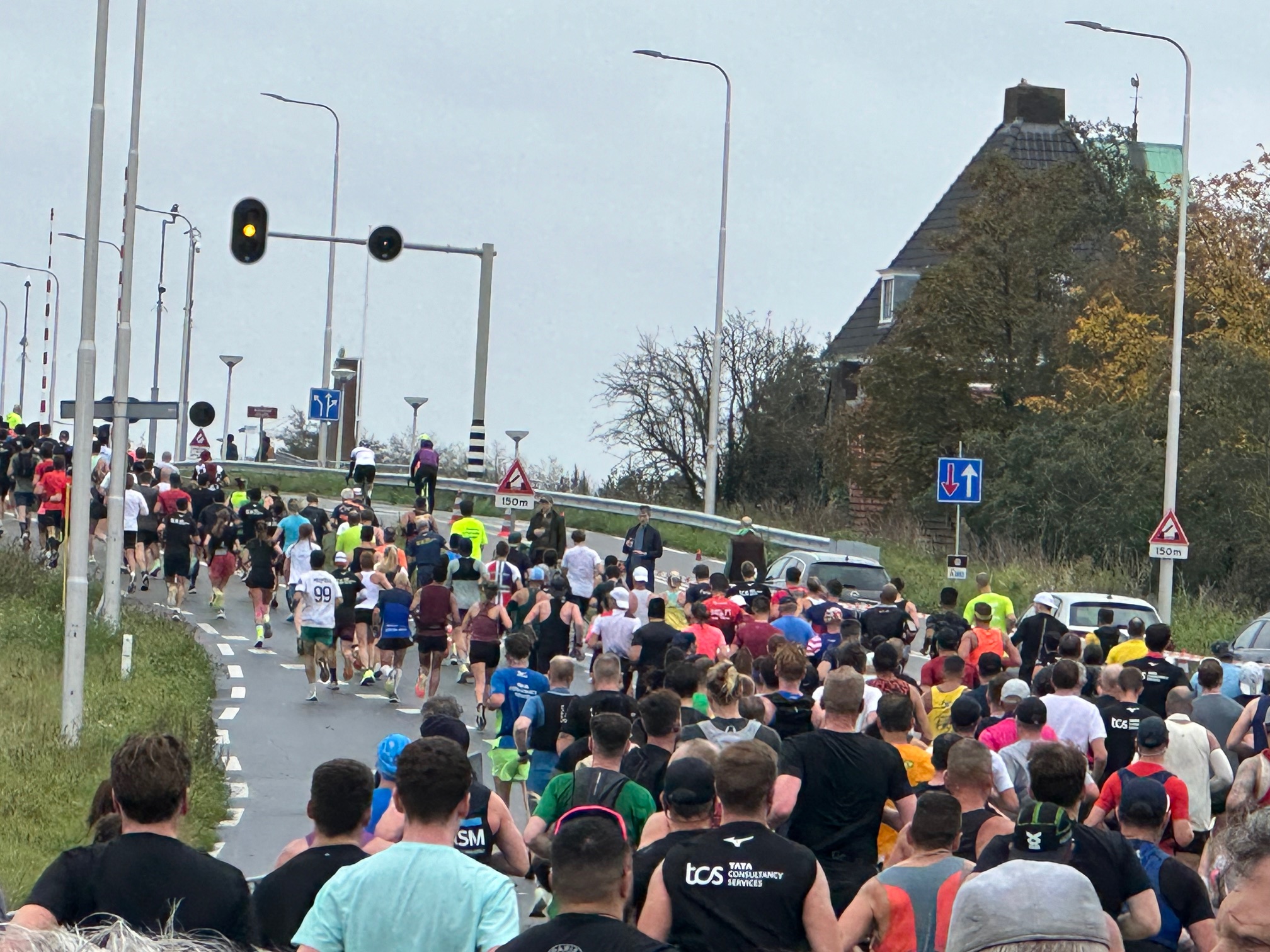 marathon amsterdam 2024 brug ouderkerk amstelveen (1).jpg